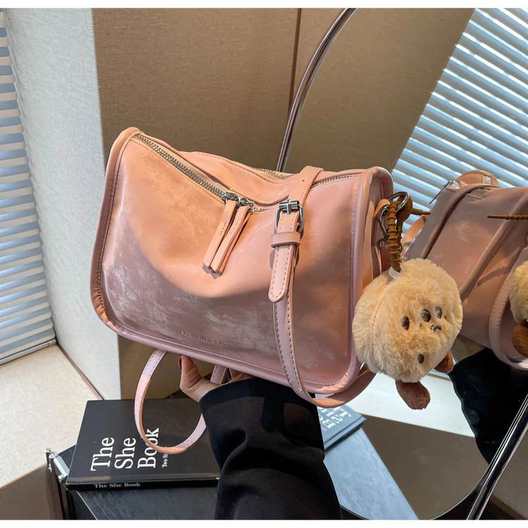 气质大容量腋下单肩包女新款春夏时尚百搭小方包高级感通勤斜挎包