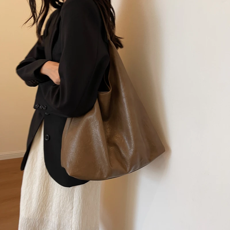 韩系高级感复古手抓纹软皮单肩包秋冬ins休闲时尚百搭女神大包包