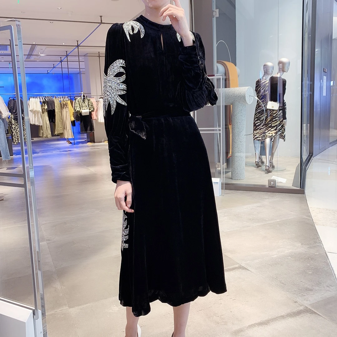 级奢！M2980天鹅绒钉珠优雅系带丝绒连衣裙 裙长116 款号LL148