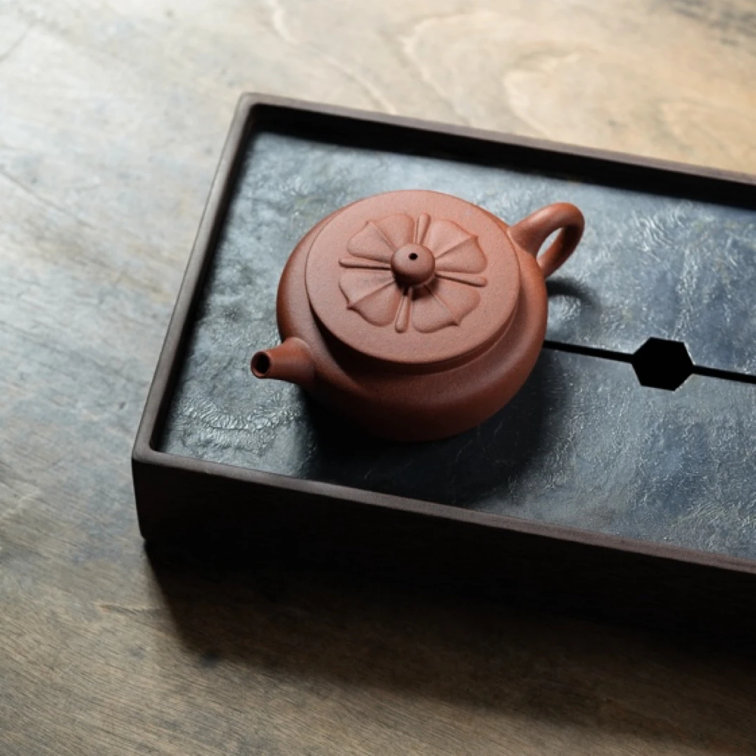 特价二波：柿蒂扁壶140cc 老红泥有铁质局部跳砂 大口扁晨紫砂壶