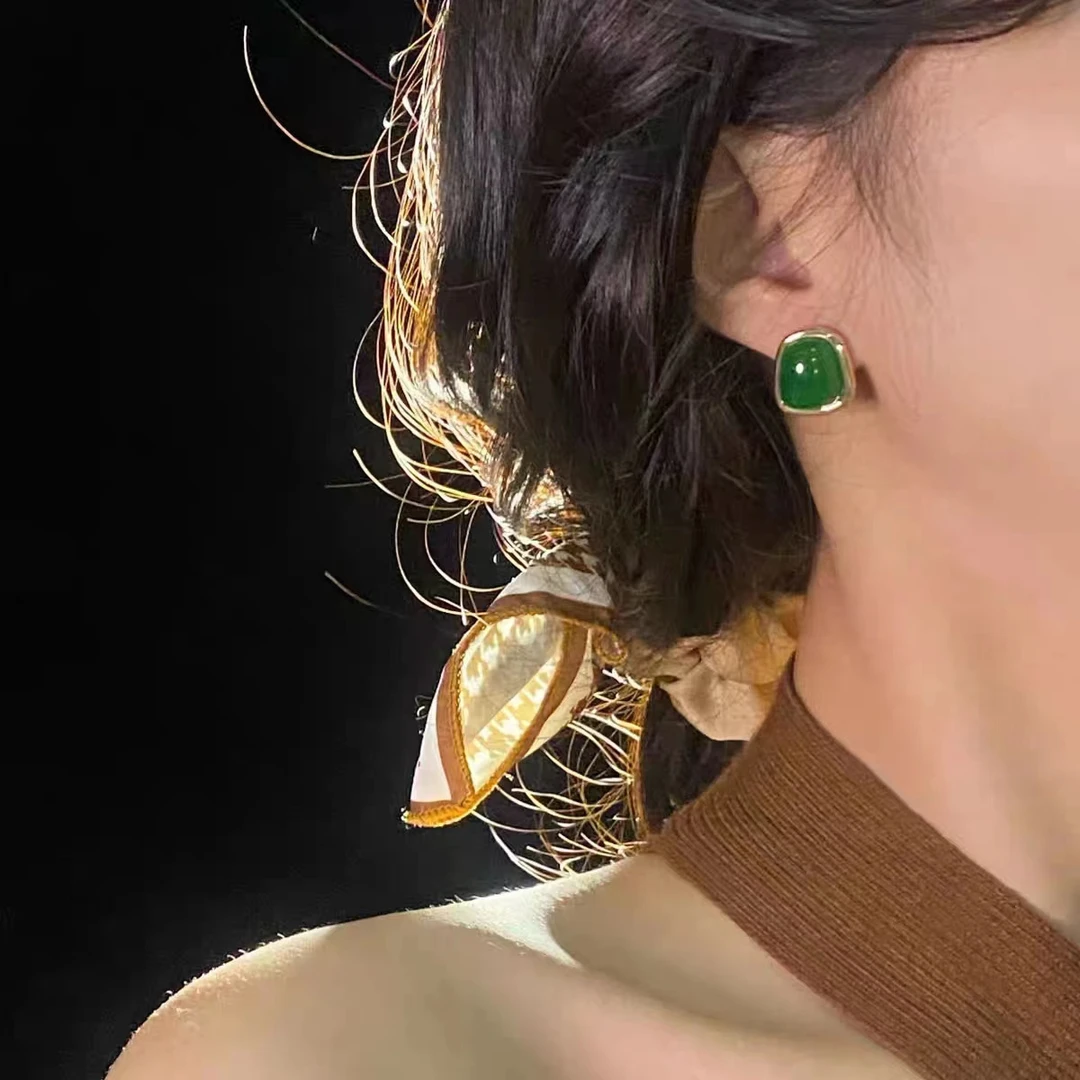 铜合金耳饰 气质轻奢时尚百搭绿色复古法式素款优雅 简约耳环1906