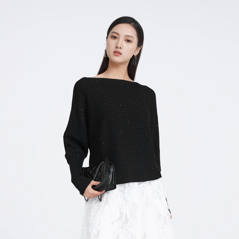 S·DEER女装时尚宽松圆领套头肌理黑色长袖短款针织衫S221Z3529