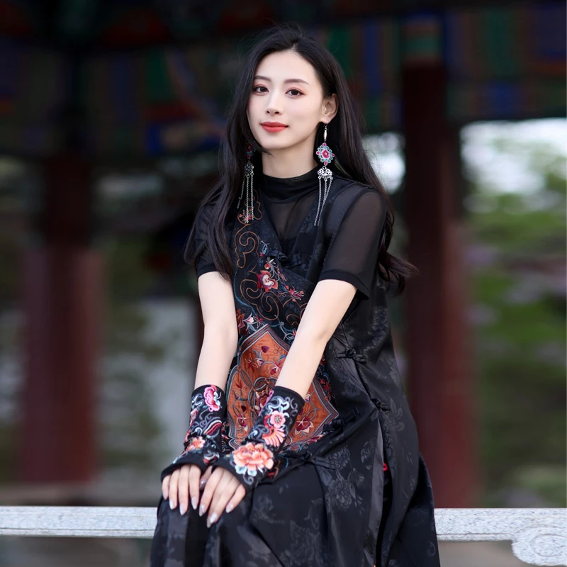 马甲女款2024新款中式不规则重工刺绣中长款显瘦大码复古背心外套