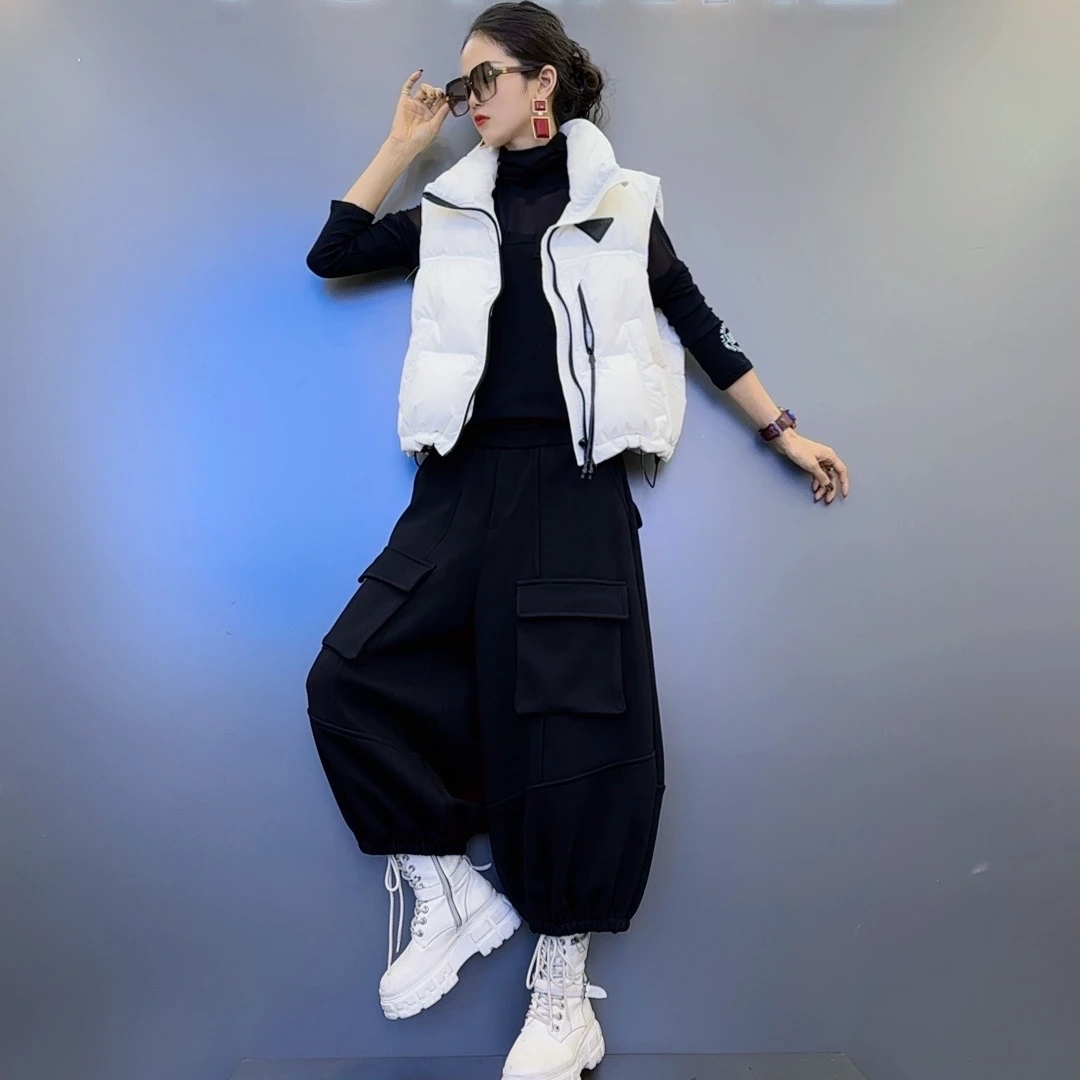 Y5[红人上新]拉链【白红黑】色羽绒服马甲-对称大口袋加绒灯笼裤