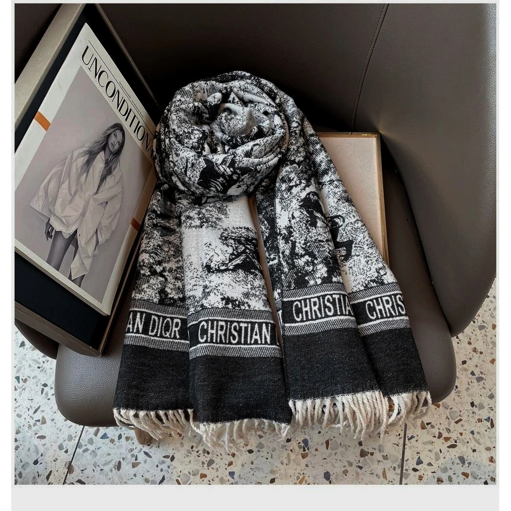 秋冬披肩空调房办公室秋季保暖长款两用外搭仿羊绒围巾