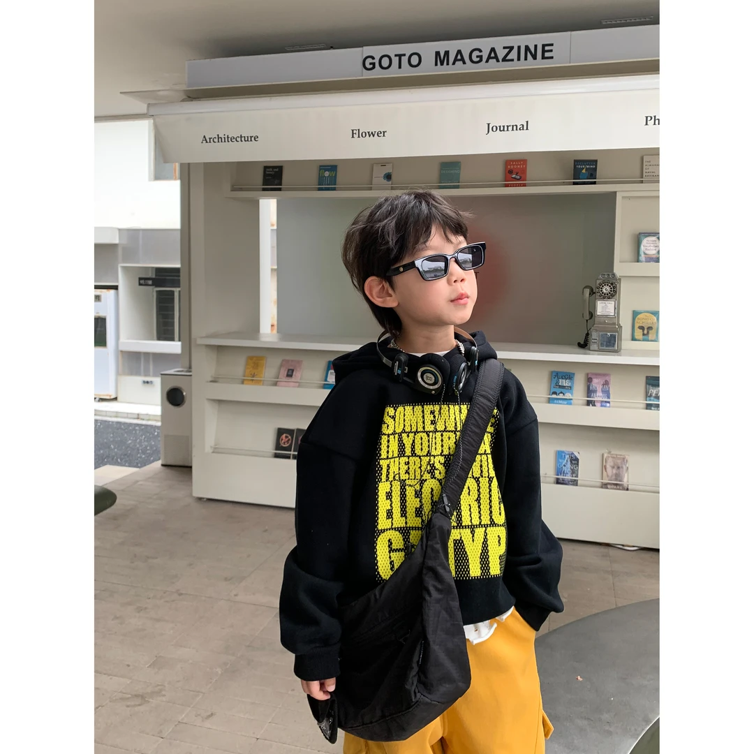 HY24109-2024冬款简潮宽松阔版儿童加绒字母连帽卫衣长袖宽松洋气