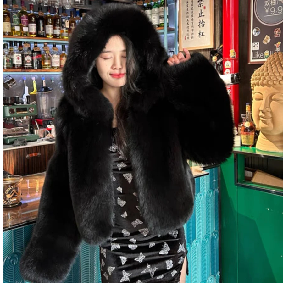 人造皮草 2023新款连帽减龄保暖短款女黑色外套女士加厚韩版冬季