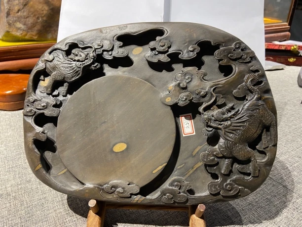 端砚之梅花坑（麒麟吐宝）下发好，发墨快.且石眼众多