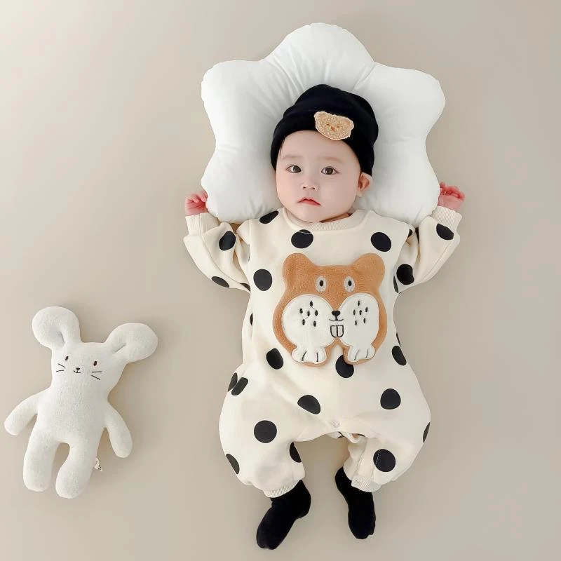 婴儿波点初秋哈衣连体衣服秋冬季天款装网红宝宝可爱超萌洋气外出