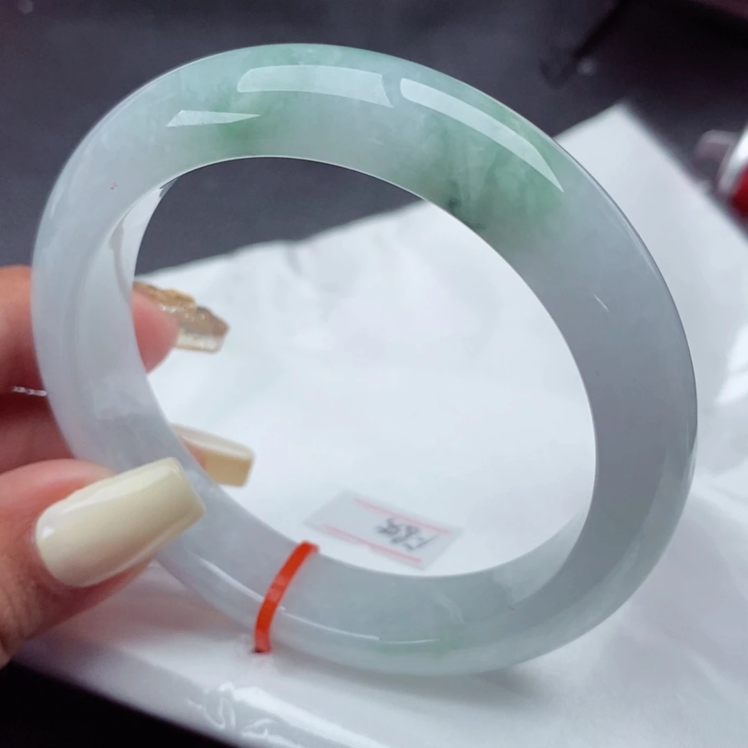 翡翠手镯未镶嵌57圈