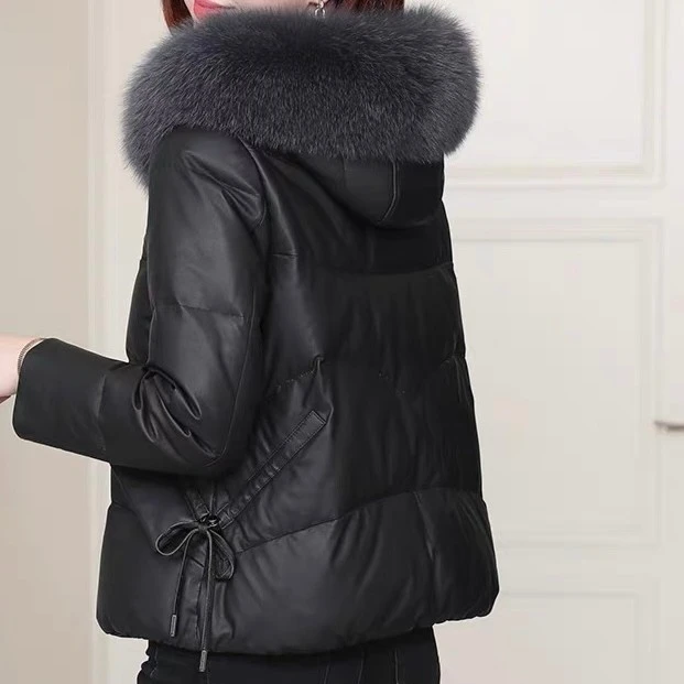 英英绵羊皮羽绒服连帽韩版短款外套皮衣女士冬季加厚
