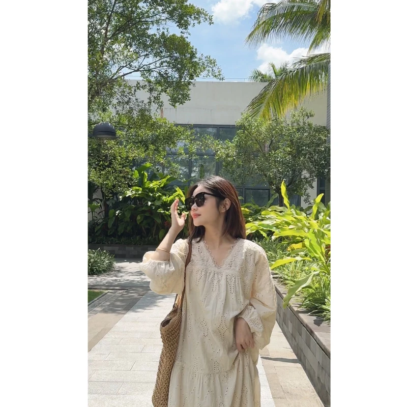 九月Oni【珍妮】米白色绣花宽松连衣裙女镂空超显瘦气质温柔风C04