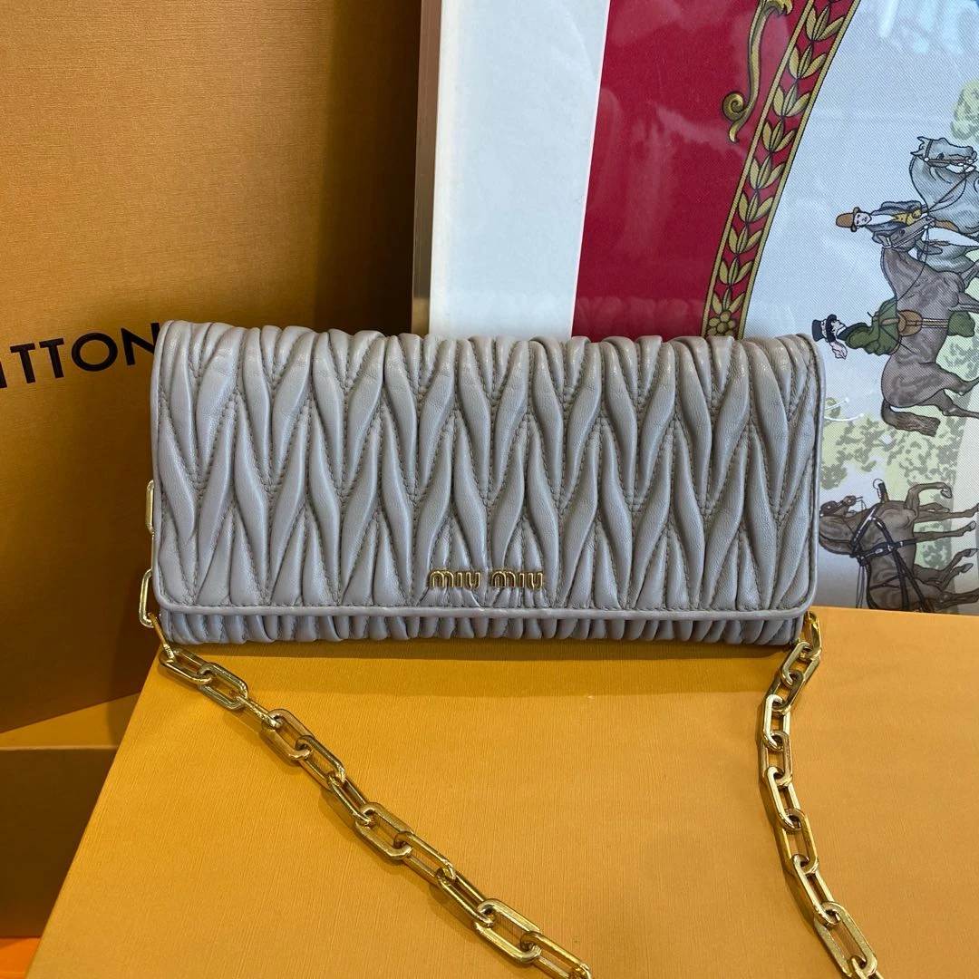 95新 MIU MIU/缪缪 大有/miumiu单肩包/NK0479