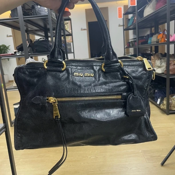 95新 MIU MIU/缪缪 【老板娘专属】手提包  35x21x16编码8829877