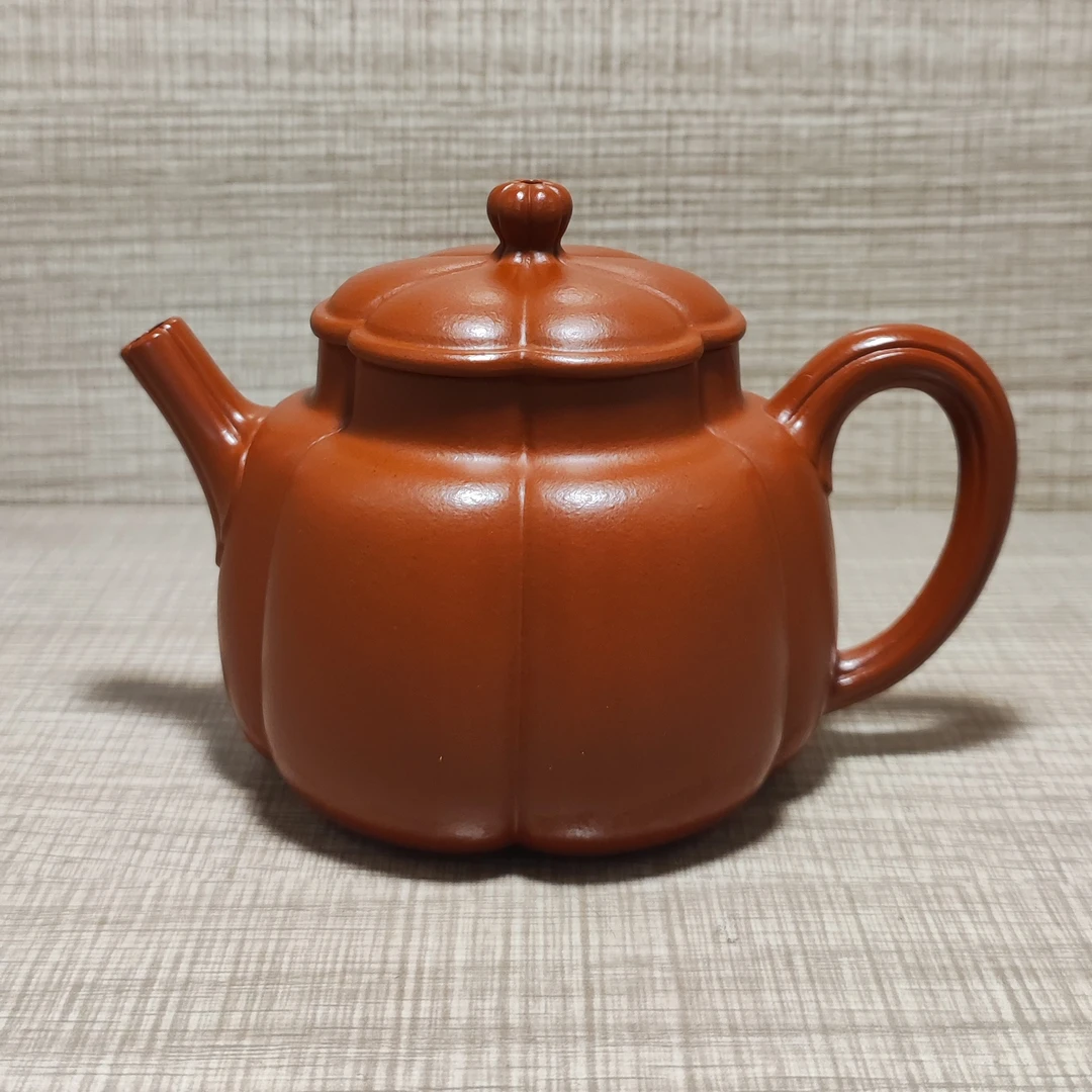 若棠壶:原矿朱泥，精工手作