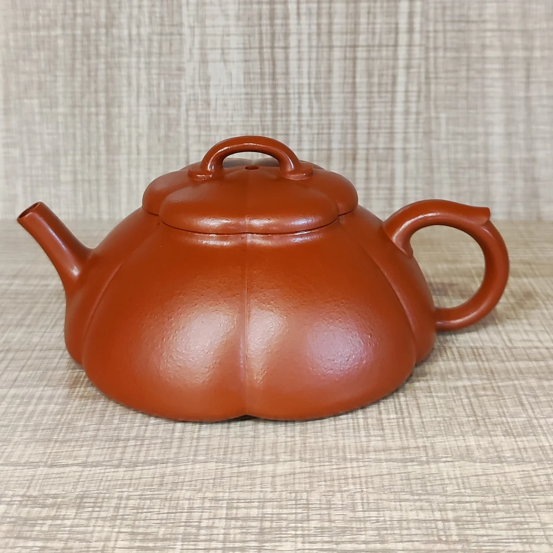 如意菱花壶:小煤窑朱泥，100c精工手作
