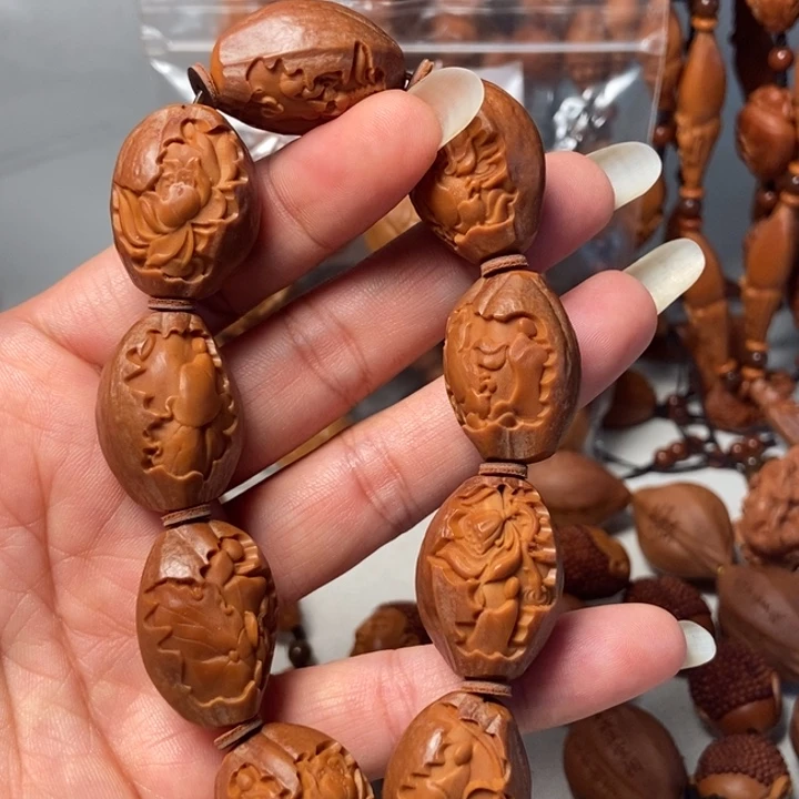 橄榄核核雕包衣无相佛1920