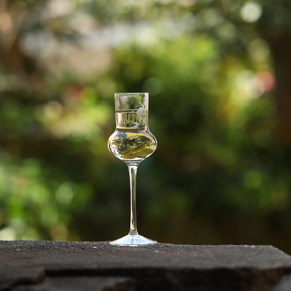樊品春归玻璃高脚茶杯水晶高透茶艺品鉴杯茶道绿茶杯创意茶饮杯