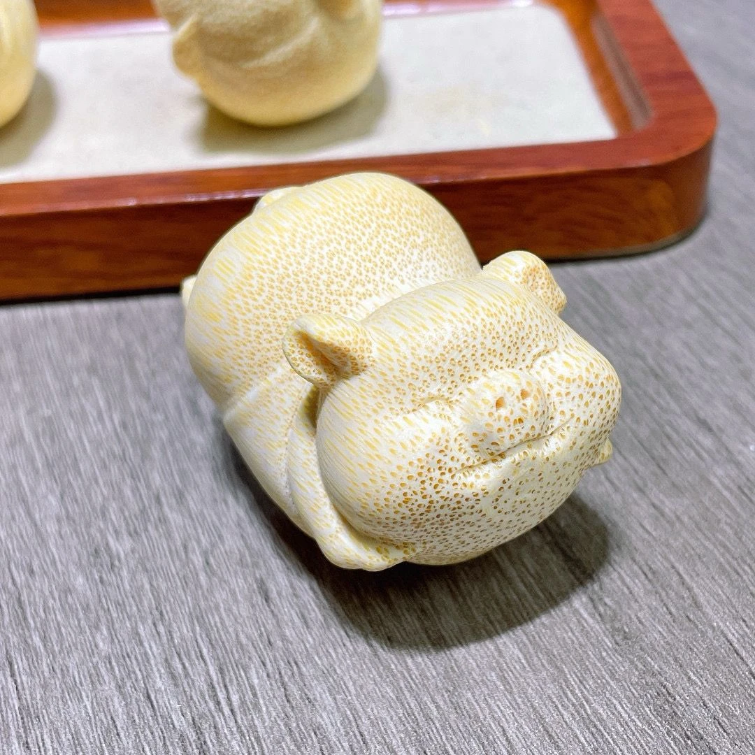 【飞天小猪】实心竹雕刻 手把件 摆件 高密度 可玉化 网红福猪