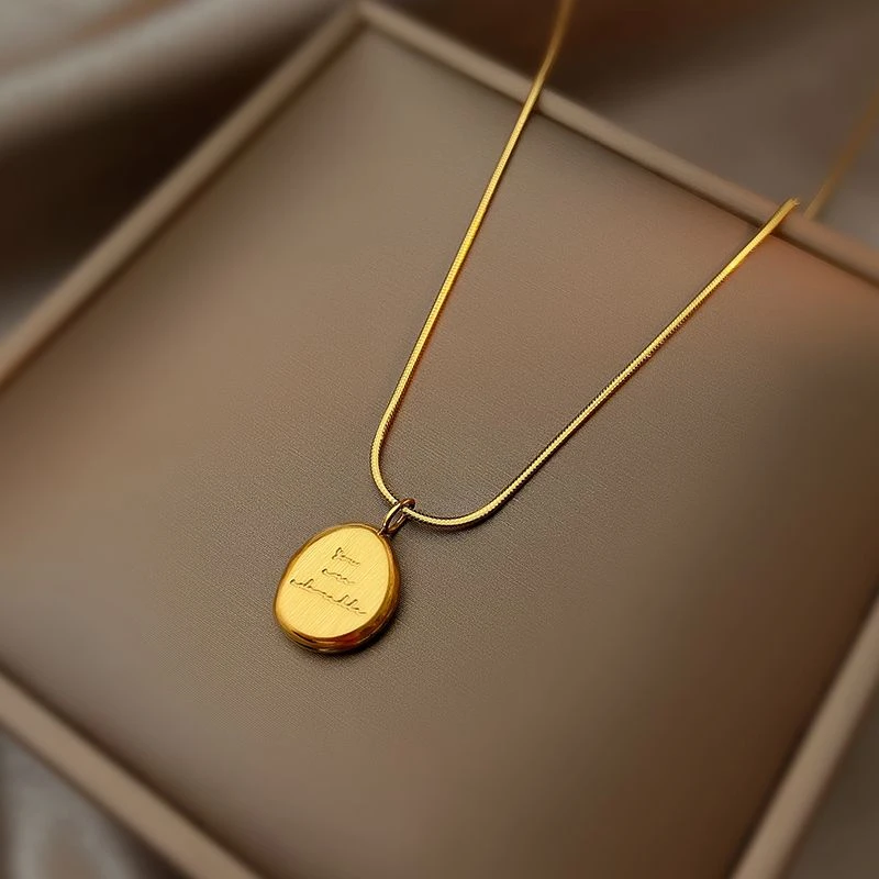 钛钢项链 轻奢小众气质字母吊坠女士ins素款简约百搭锁骨链