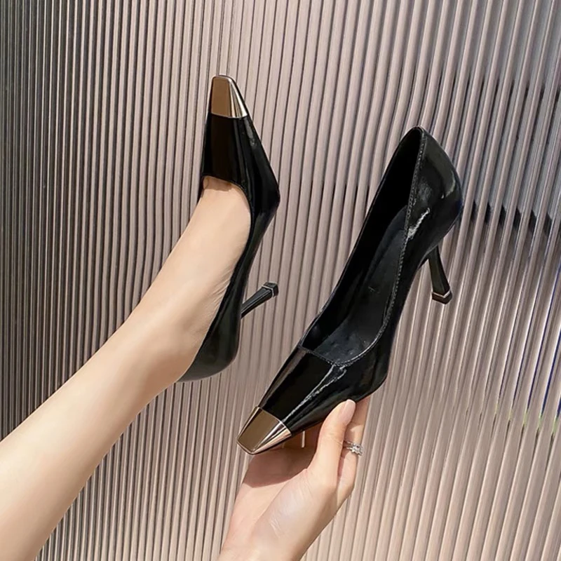 2024春新款网红朴彩英同款方头高跟细跟金属头漆皮百搭浅口女单鞋