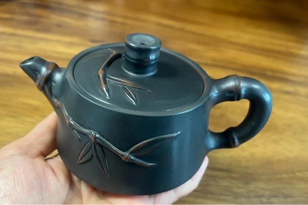 紫陶手工浮雕竹节壶180cc