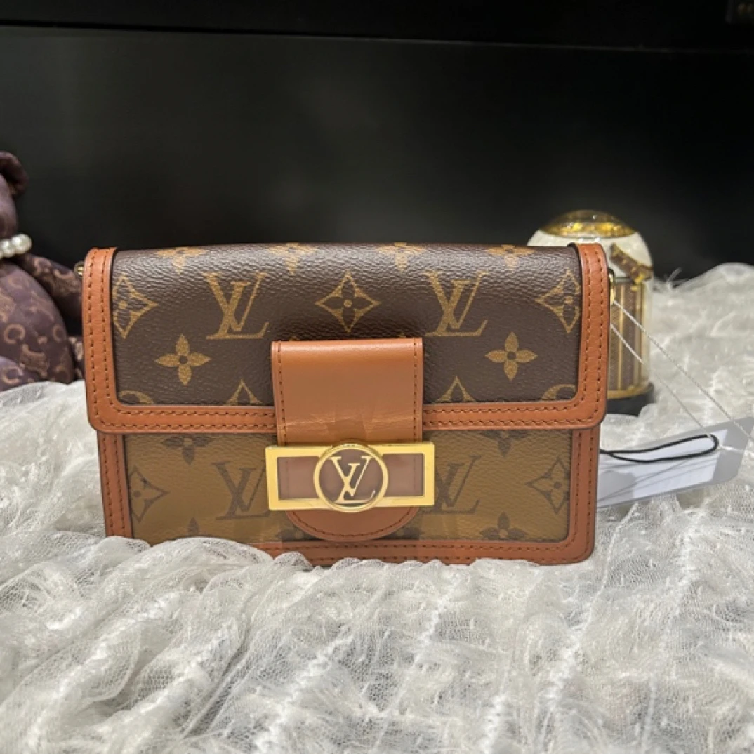 95新 LouisVuitton/路易威登 茉上/达芙妮woc 单肩包