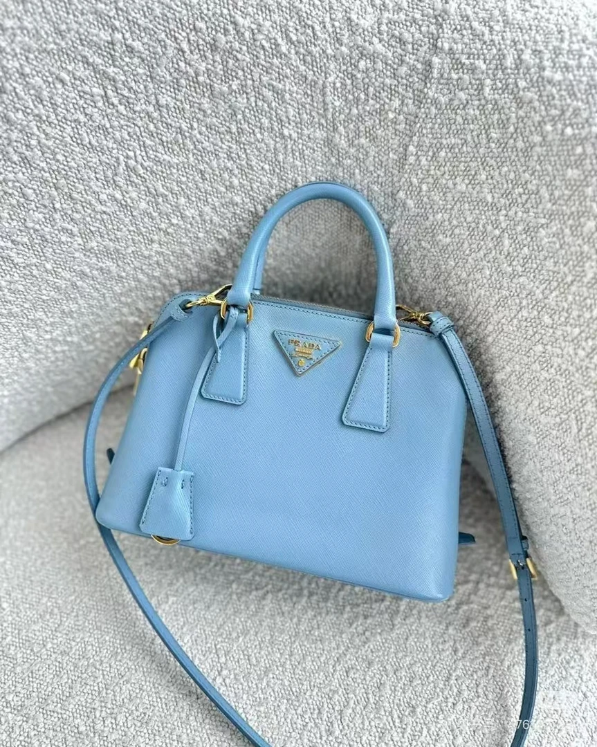 95新 Prada/普拉达 茉上/prada贝壳包