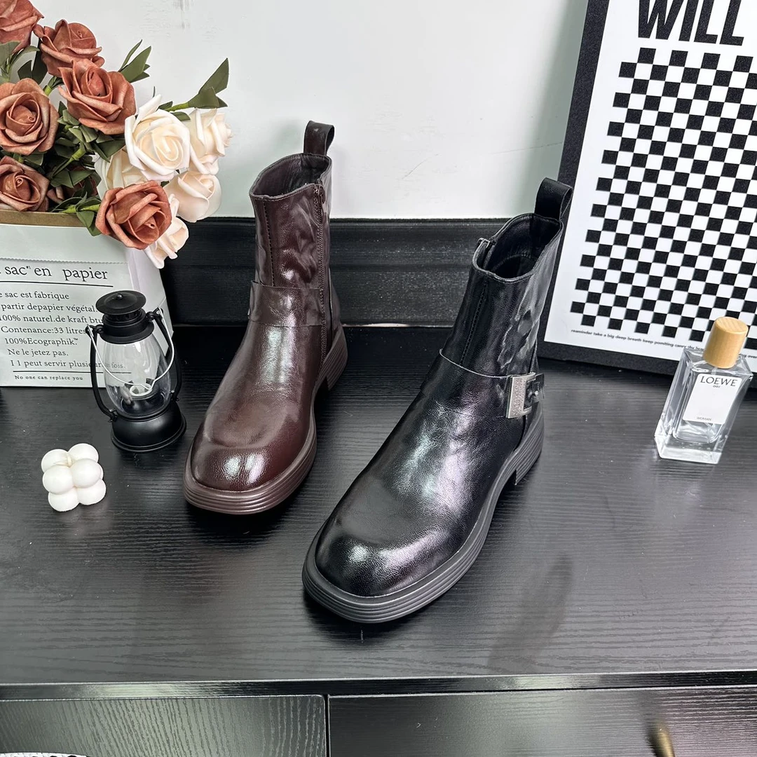 秋冬新品经典时尚百搭马丁靴软底英伦风冷粘工艺258369/2066//AL