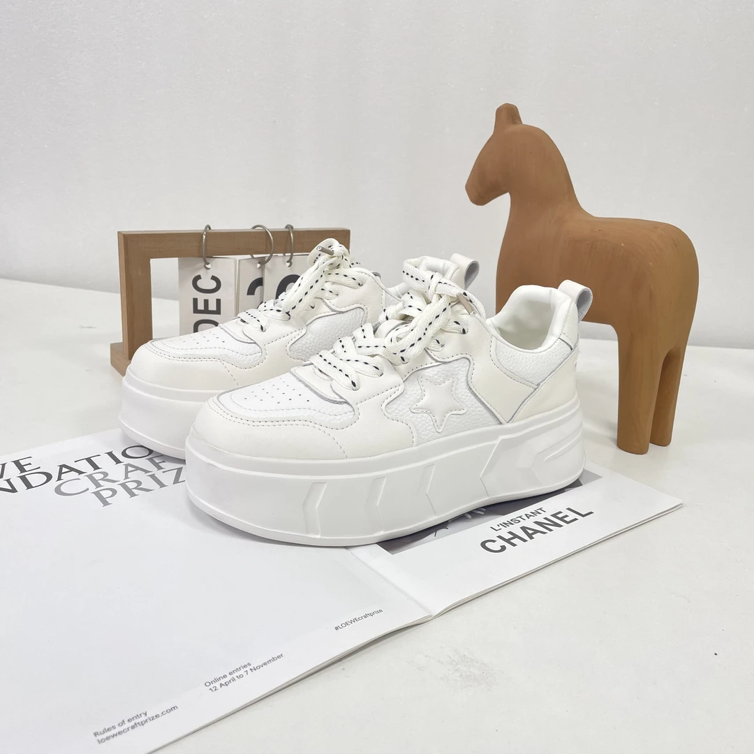 夏季新品时尚百搭休闲小白鞋女生白色星星国潮舒适潮流板鞋1038