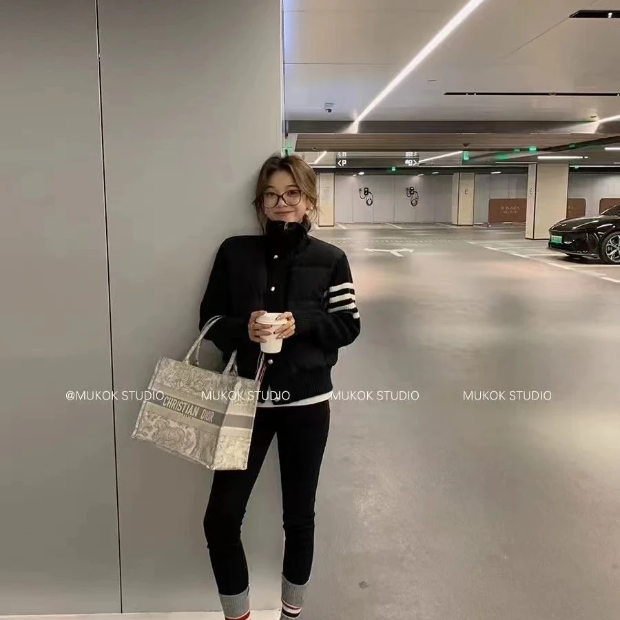 深圳南油高货设计师款短款显瘦洋气三条杆外套简约气质上班族女装