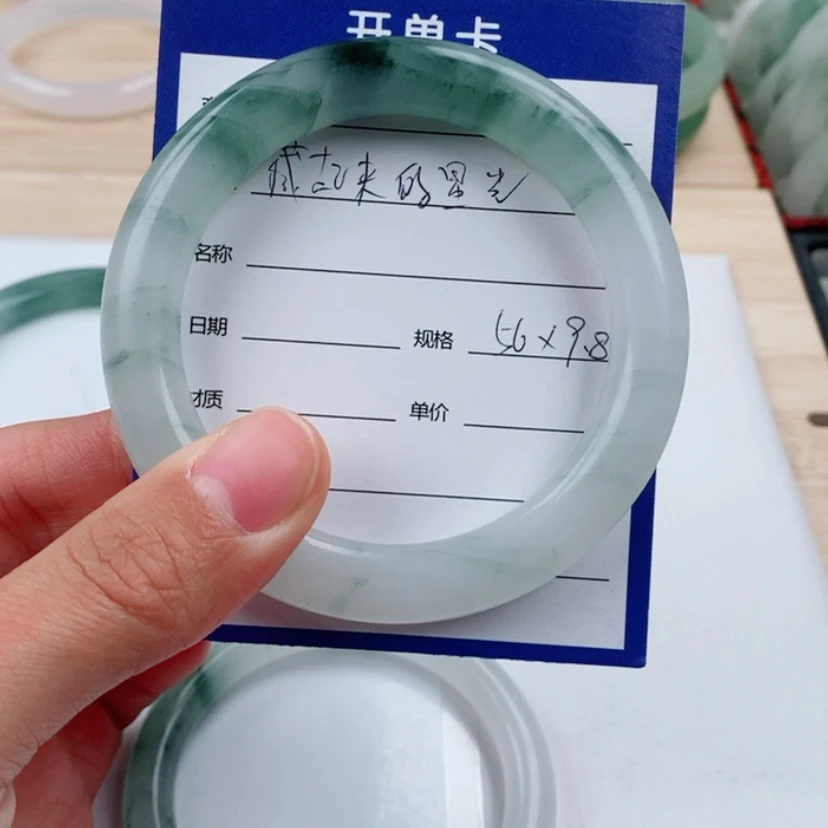 【闪购商品】石英质玉手镯未镶嵌藏****.