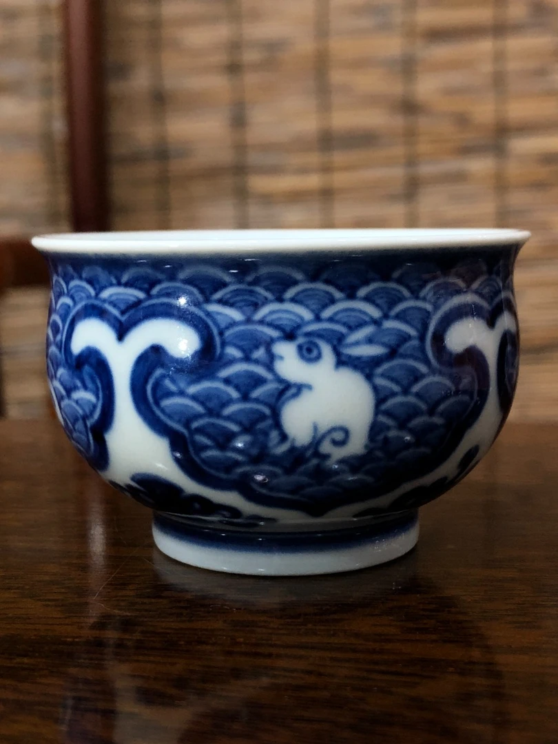 景德镇青花手绘如意海水玉兔纹