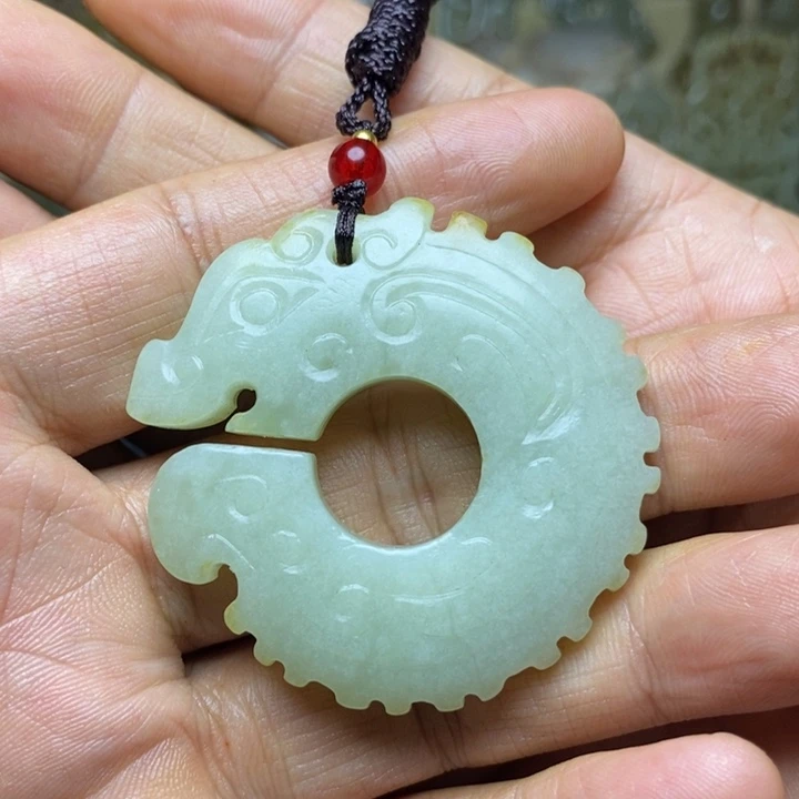 和田玉挂件足铂镶嵌潇**树