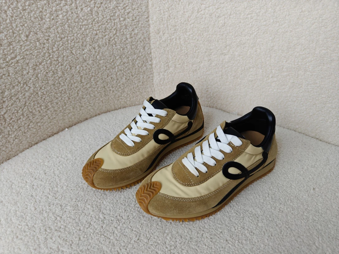 老王甄选 莞产高质 2024新款女士休闲鞋时尚百搭真皮阿甘鞋