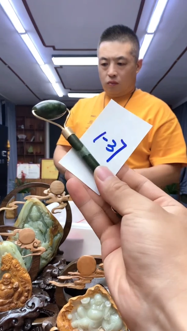 【闪购商品】蛇纹石玉手持未镶嵌多样发货其中发一