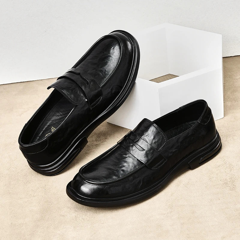 7812男士皮鞋时尚百搭新款潮流休闲男鞋软底平跟轻盈乐福鞋一脚蹬