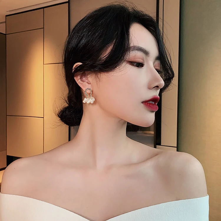 合金耳饰 花朵耳环女2024新款高级感耳钉轻奢气质耳坠小众设计珠
