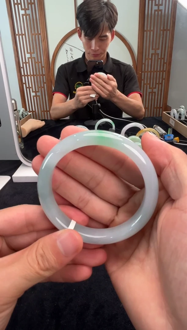 【闪购商品】翡翠手镯未镶嵌78号
