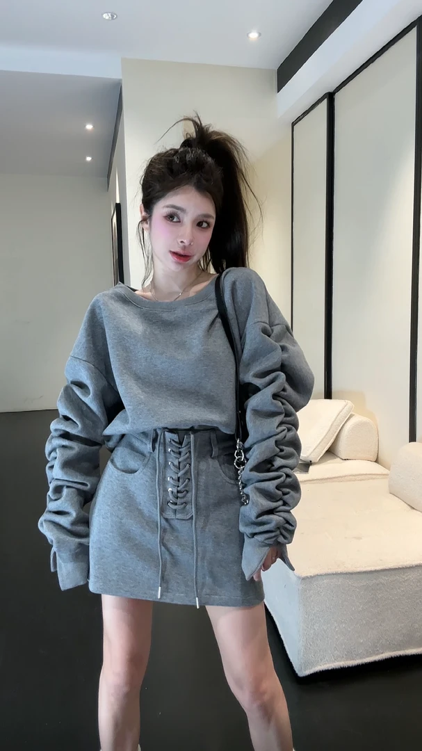 【HuiHui】韩国东大门 褶皱露肩短款卫衣+高腰绑带短裙套装（A1118）