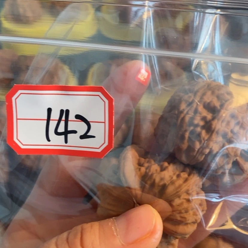 【闪购商品】木质核雕少*哥