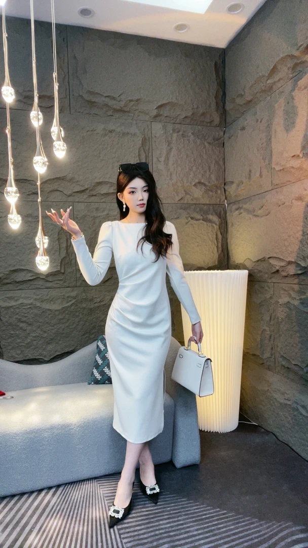【姿】秋冬法式显瘦气质百搭简约白色不规则开叉连衣裙2281