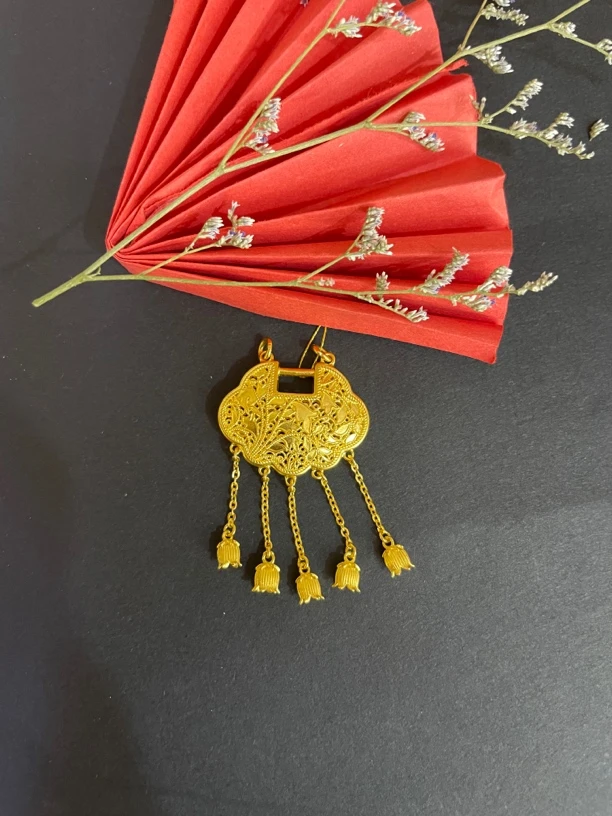 丽雅珠宝，999.9足金天子门生吊坠