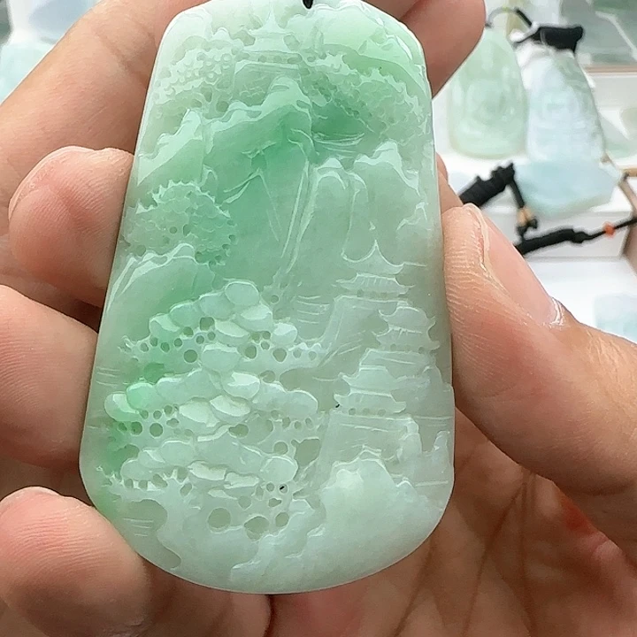 翡翠颈饰未镶嵌翡翠