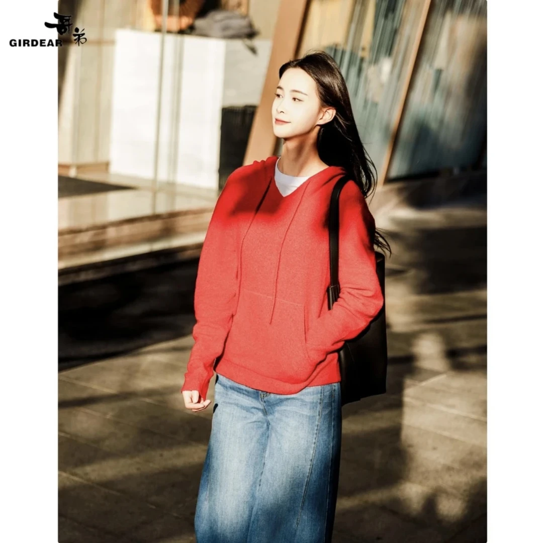 GIRDEAR/哥弟秋冬新款时尚百搭纯色舒适套头连帽针织衫女 138065