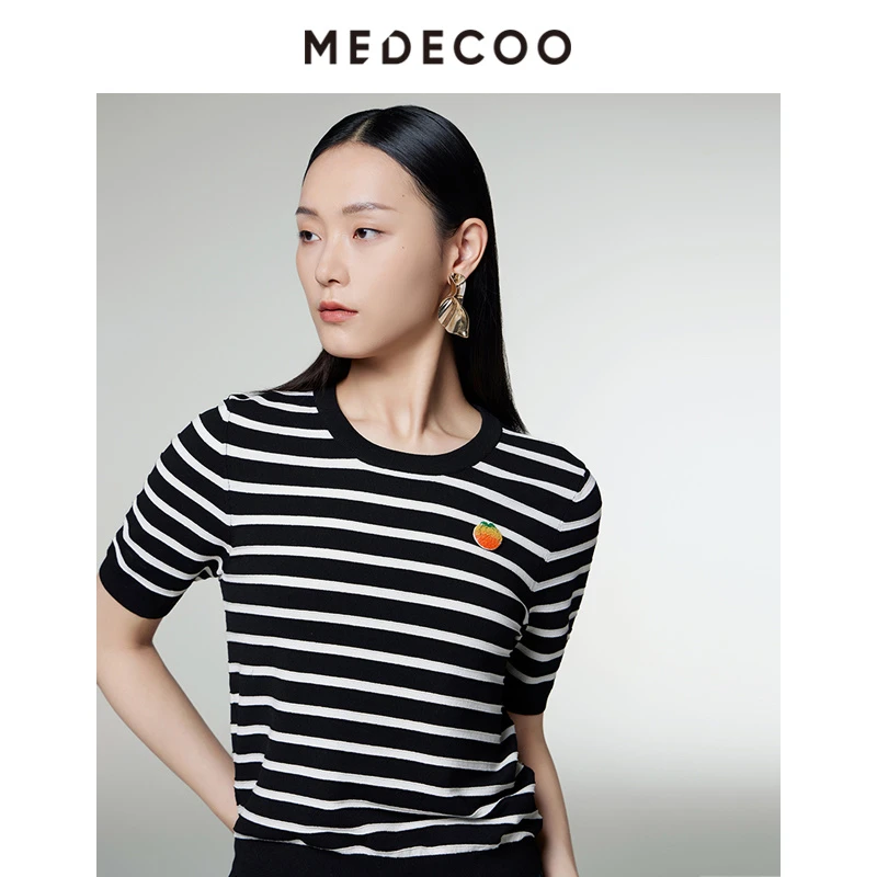 MEDECOO/墨蒂珂新款直身圆领植绒条纹针织套头衫MID40340