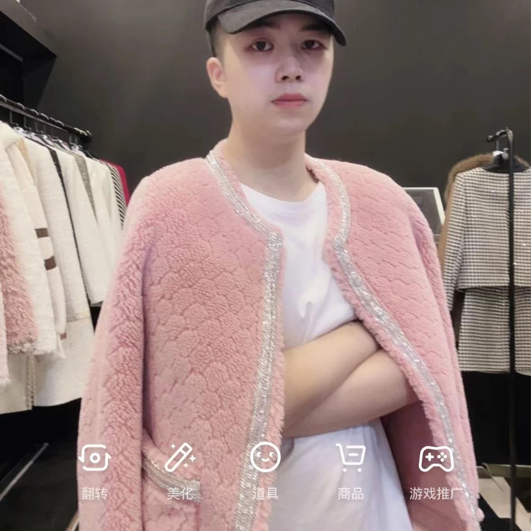 2.0版门店599!加厚皮毛一体2024高端轻奢镶钻女装皮毛一体短外套