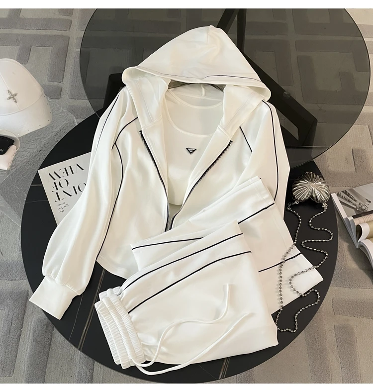 小个子穿搭休闲运动套装女春2024新款洋气显瘦白色连帽卫衣三件套