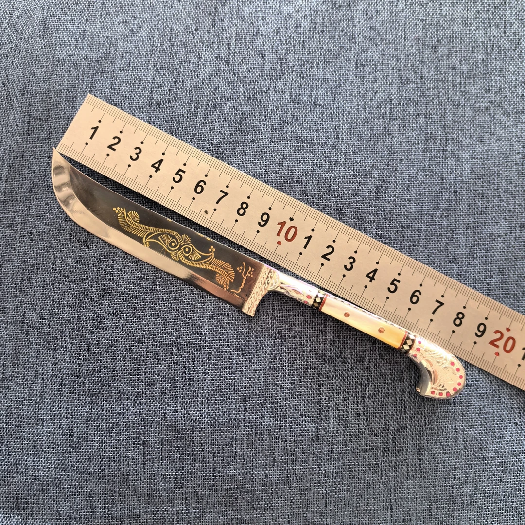 手工小刀鸽子头小刀，白银刀柄，大师穆合麦提师傅签名