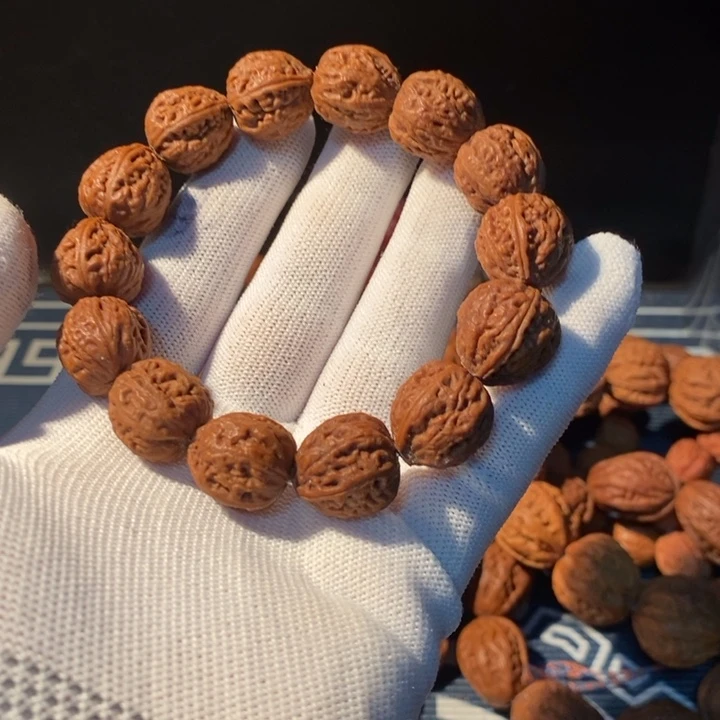 文玩核桃手串……27